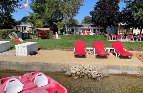 Decatur House | All Season Family Fun Lakefront Cottage Retreat