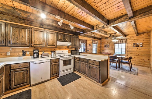 Greenville Junction House | All-Season Sanctuary: Steps to Moosehead Lake