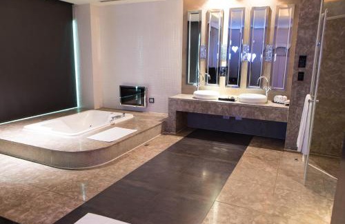 Lingya District Hotel | All-Ur Boutique Motel - KaoHsiung Branch