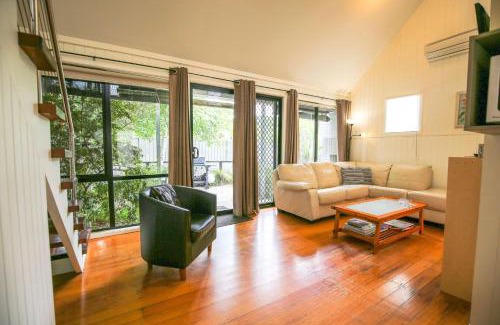 Bright House | Allambie Cottages - Villa 3