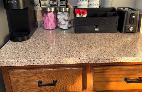 Allen Park House | Allen Park Comfort Minutes from Detroit & Dearborn