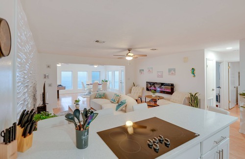 Alligator Point House | Alligator Point Beachfront Home w/Private Hot Tub