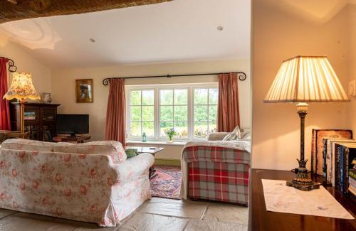 Pwllgloyw House | Alltybrain Farm Cottages and Farmhouse B&B