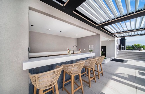 Brighton Villa | Allure 501 Summary: W