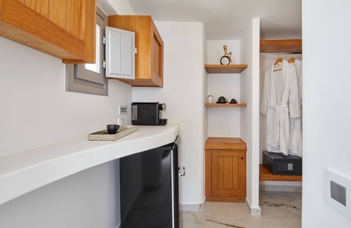 Oia House | Allure Breeze Suites