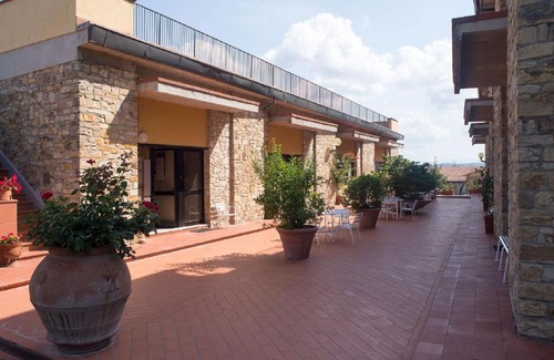 San Donato in Poggio House | Alluring Holiday Home in San Donato in Poggio with Swimming Pool