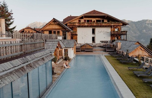 Haus House | "Alm-Suite" with bathtub, shower, WC (4-6 n.) - Natur- und Wellnesshotel Höflehner