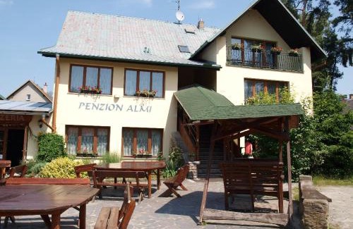 Stare Splavy House | ALMI - penzion - pizzerie
