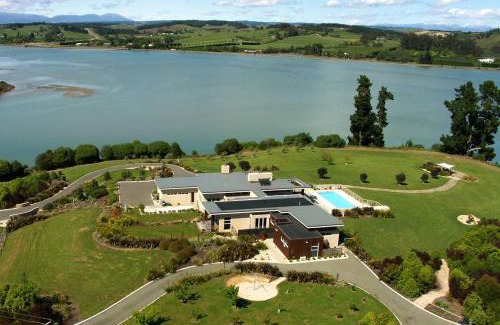 Tasman Apartment | Almyra Waterfront Accommodation
