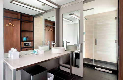 Cheektowaga Hotel | Aloft Buffalo Airport