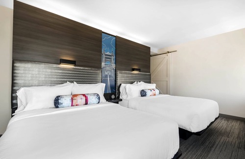 Newport Hotel | Aloft Newport On The Levee