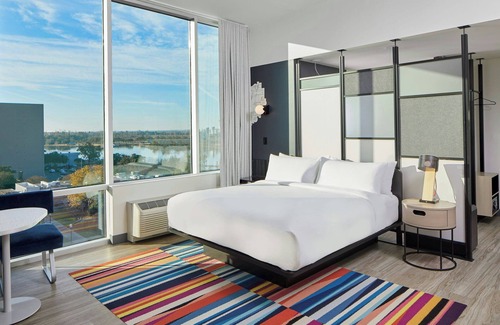 Downtown Wilmington Hotel | Aloft Wilmington at Coastline Center