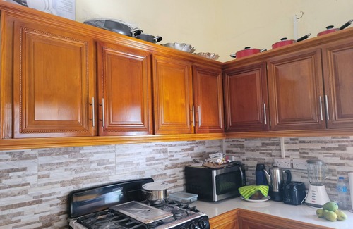 Eau Piquant House | Aloha Paradise- 2 Bedrooms 2 Baths Gated. Ocean View