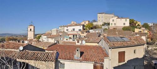 Vinon-sur-Verdon Apartment | ALPES DE HAUTE PROVENCE , VINON SUR VERDON , UN DES PLUS BEAUX VILLAGE PROVENÇAL DE FRANCE POUR 4 a 5 PERS , TRES GRAND APPT 2 PCES , Tout Confort entièrement équipé