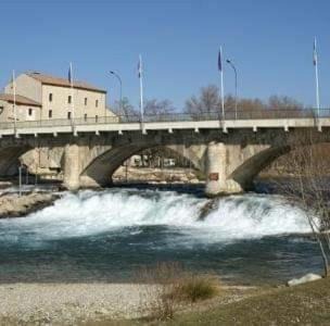 Vinon-sur-Verdon Apartment | ALPES DE HAUTE PROVENCE , VINON SUR VERDON , UN DES PLUS BEAUX VILLAGE PROVENÇAL DE FRANCE POUR 4 a 5 PERS , TRES GRAND APPT 2 PCES , Tout Confort entièrement équipé