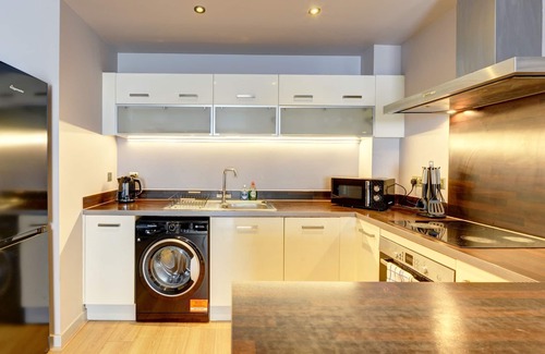 Northampton Apartment | Alpha Luxe Apartment