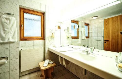 Ravaisch Hotel | Alpin Sporthotel Bündnerhof