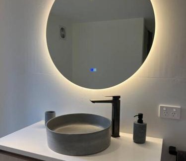 Wanaka Apartment | Alpine Chalet - views, fire-pit, central, cosy