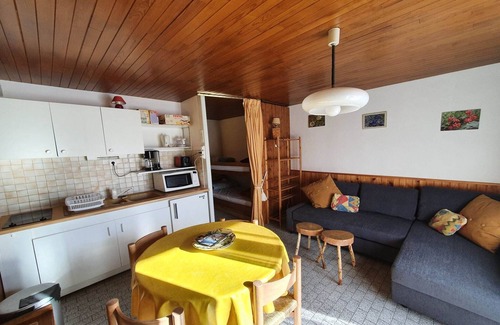 Les Deux Alpes House | Alpine Comfort with Balcony