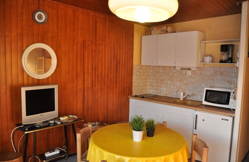 Les Deux Alpes House | Alpine Comfort with Balcony