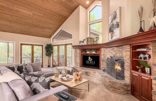 Flagstaff House | Alpine Estate 5 Showers 3 Fireplace Hot Tub Mtn View