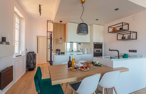 Biarritz City Centre Apartment | ALTAYA Apt with balcony and sea view in Biarritz