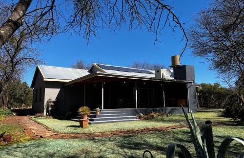 Hekpoort House | Altemooi Farm Stay