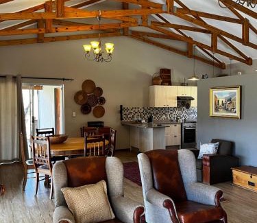 Hekpoort House | Altemooi Farm Stay