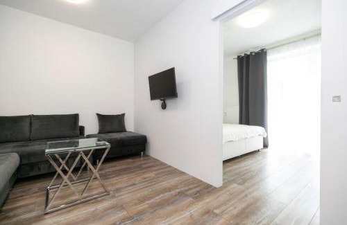 Radvan Apartment | ALURE RESIDENCES 1 & 24h self check-in, free parking in front of the apartment building, new building, terrace, cafe with breakfast in the apartment building, next to the aqua park