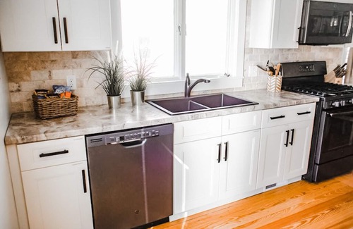 Lakeside House | Always Lincoln 1 – Muskegon Family Home, Fenced Yard