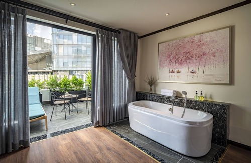 Dong Khoi Hotel | Amanaki Saigon Boutique Hotel