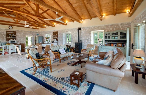 Koutsi Villa | Amara Villa - Three Bedroom Villa, Sleeps 6