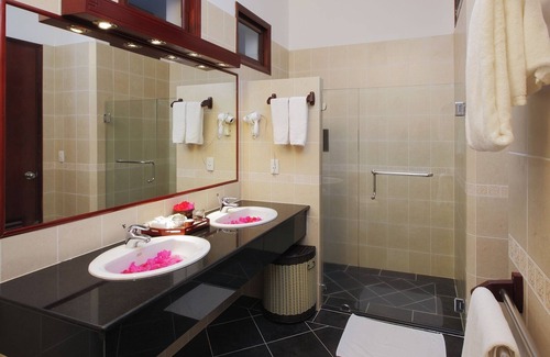 Phu Hai Beach Hotel | Amaryllis Resort & Spa