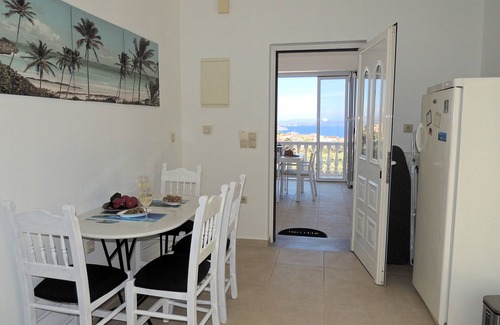 Kokkinon Khorion Villa | Amazing 14m infinity pool, outside dining & lounge area, sea views, & big garden