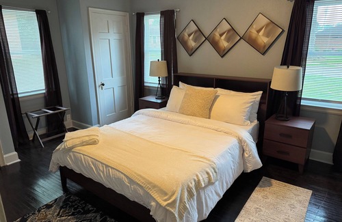 Vollintine-Evergreen House | Amazing 3-bedroom house with AC in Memphis