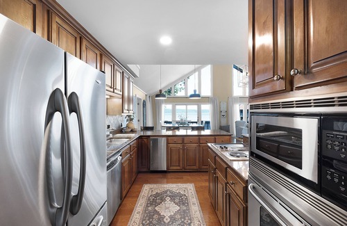 Counce House | Amazing 4 bdrm Riverfront home with boat dock in the heart of Pickwick!