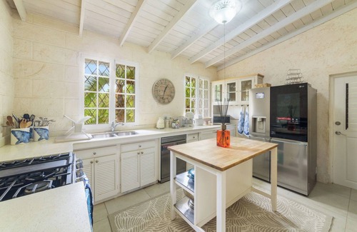 Mullins House | Amazing 4-bed Villa with Pool 5 mins from Beach - Palm Grove 1