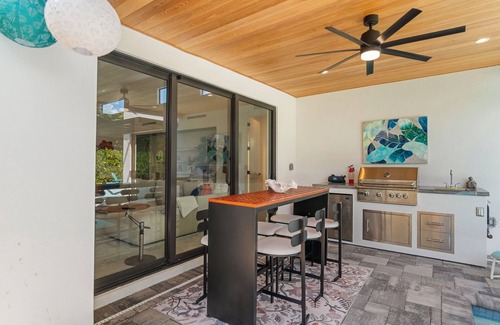 Naples Park House | Amazing 4-bedroom house, pool, hot tub and fitness room near the beach in Naples