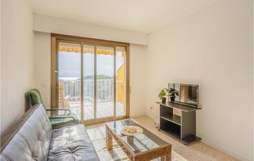 Malgrat de Mar Apartment | Amazing Apartment In Malgrat De Mar With Kitchen