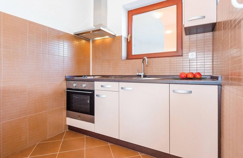 Bilice Apartment | Amazing apartment in Bilice with swimming pool