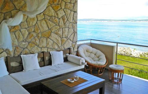 Dobropoljana Apartment | Amazing Apartment In Dobropoljana