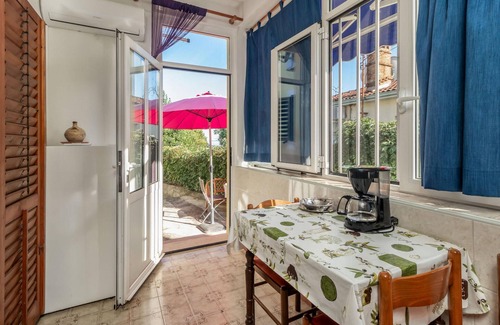 Ika Apartment | Amazing apartment in Ika with kitchen