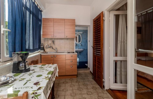 Ika Apartment | Amazing apartment in Ika with kitchen