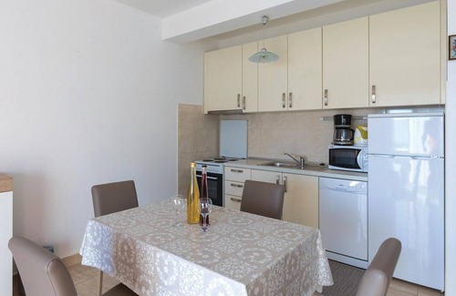 Komarna Apartment | Amazing apartment in Klek