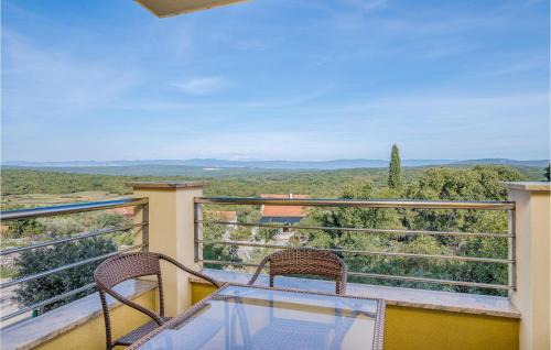 Salatic Apartment | Amazing Apartment In Salatici With Wifi