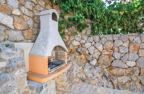 Vratarusa Apartment | Amazing apartment in Senj with kitchen