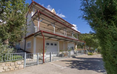 Stinica Apartment | Amazing Apartment In Stinica