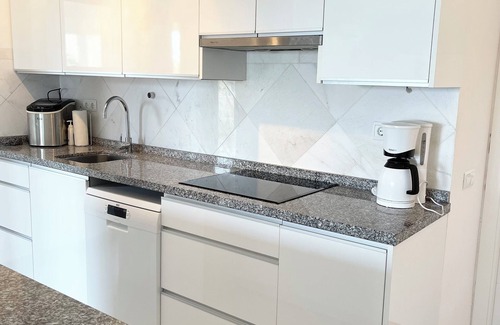 Marbella Seafront Promenade Apartment | Amazing beach front 2 bed Apartment with 100 kvm private terrace.
