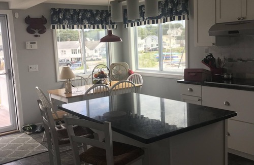 Old Lyme House | AMAZING BEACH HOUSE LOCATED IN DESIRABLE POINT O' WOODS COMMUNITY