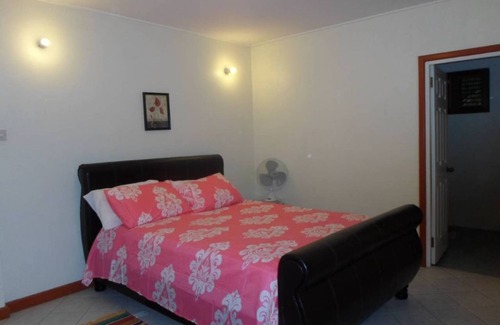 Charlotte House | Amazing Beach View Apt for Groups